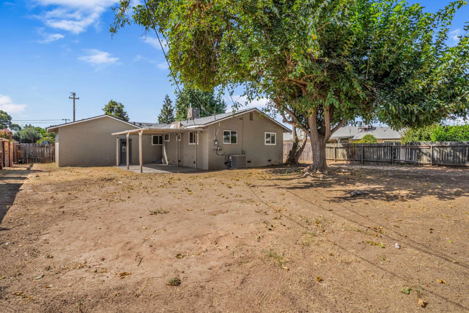 154 W Palo Alto Ave, Fresno, CA 93704
