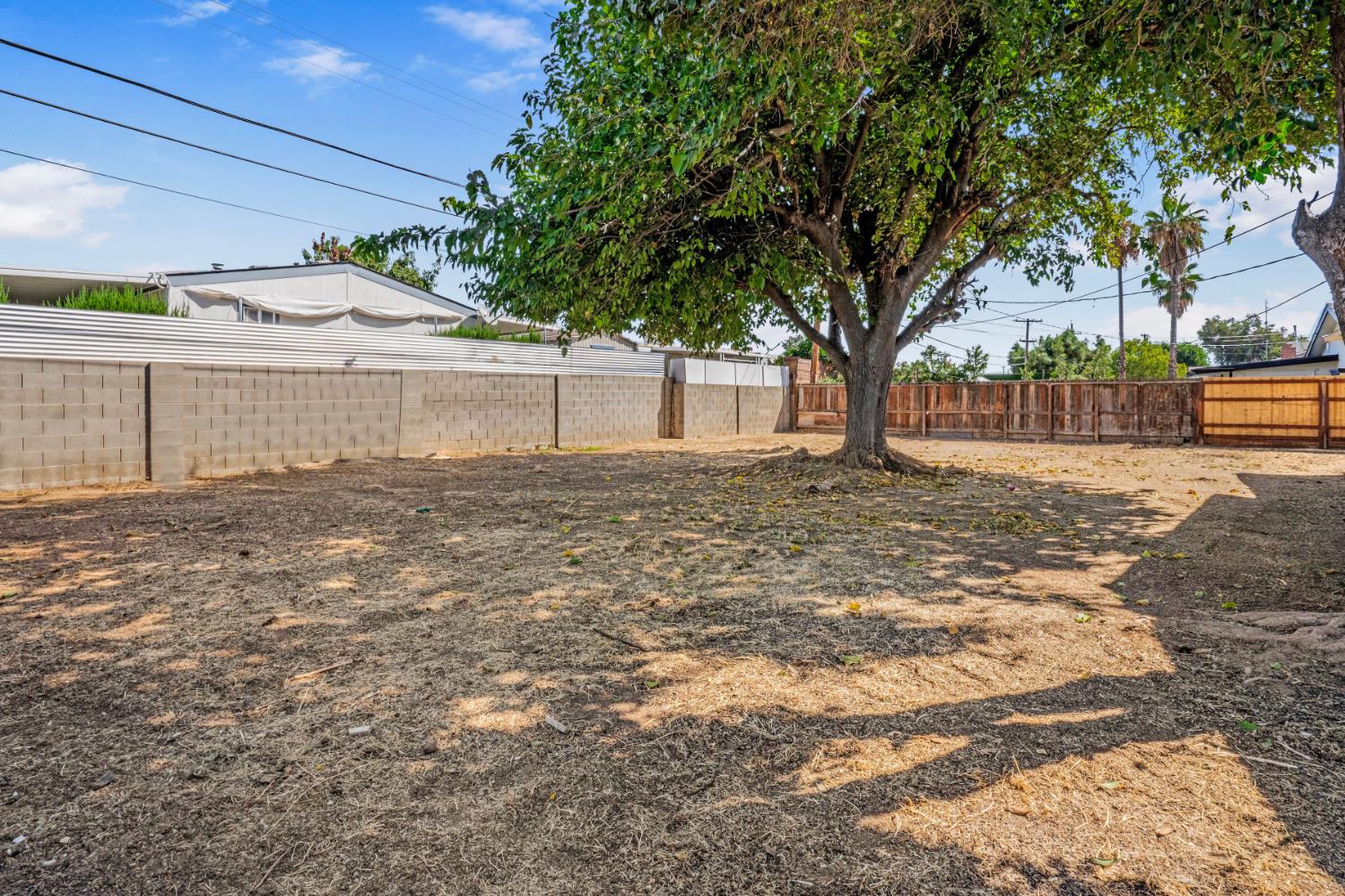 154 W Palo Alto Ave, Fresno, CA 93704