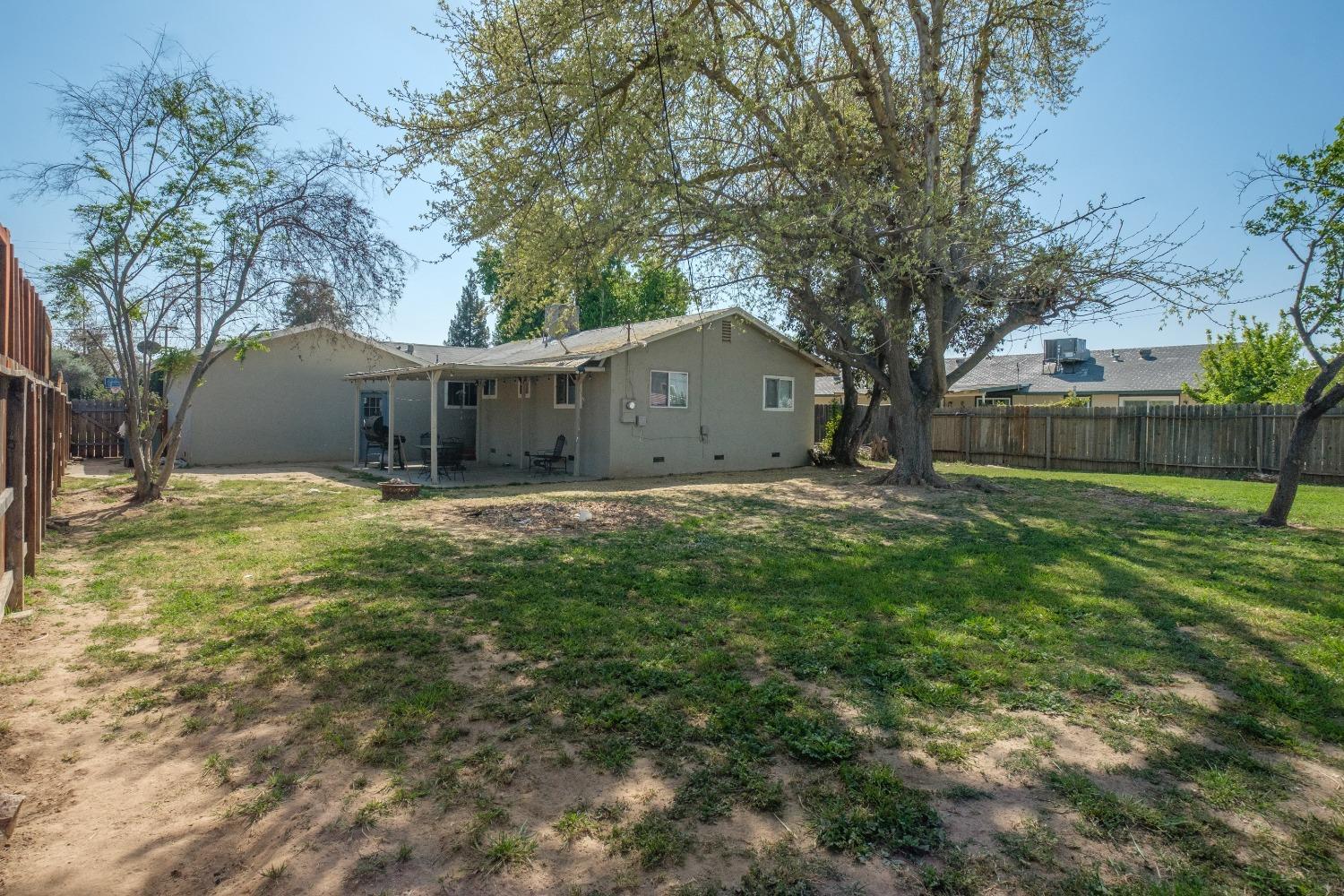 154 W Palo Alto Ave, Fresno, CA 93704