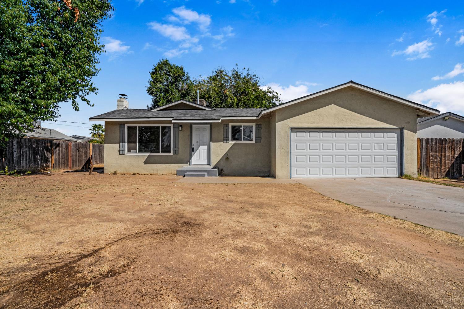 154 W Palo Alto Ave, Fresno, CA 93704