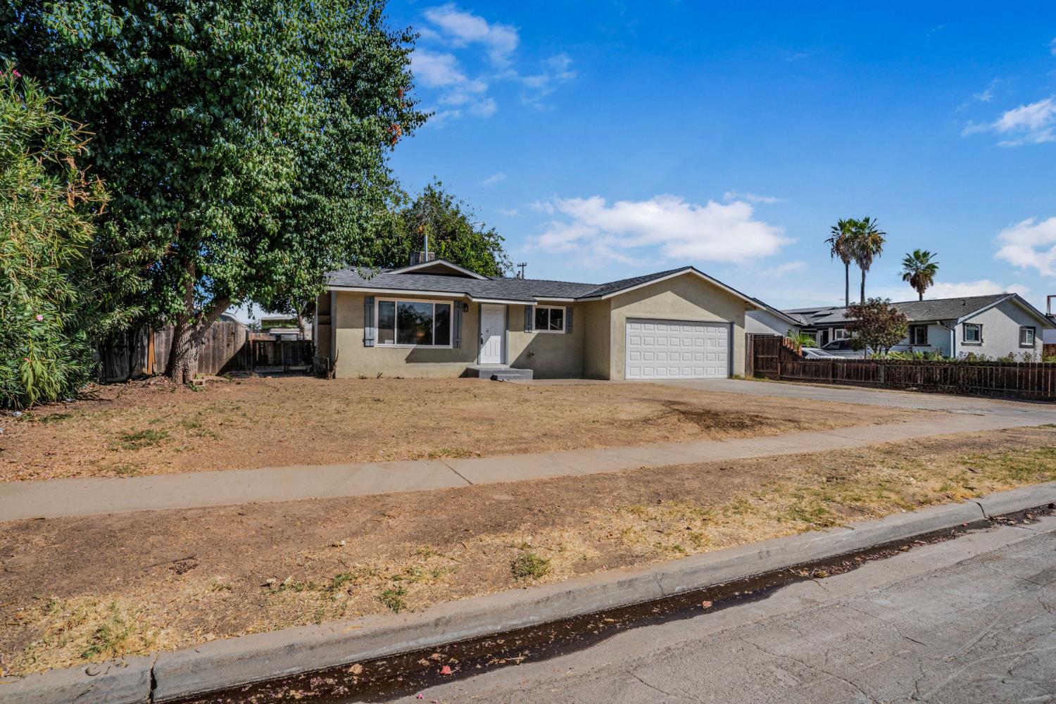 154 W Palo Alto Ave, Fresno, CA 93704