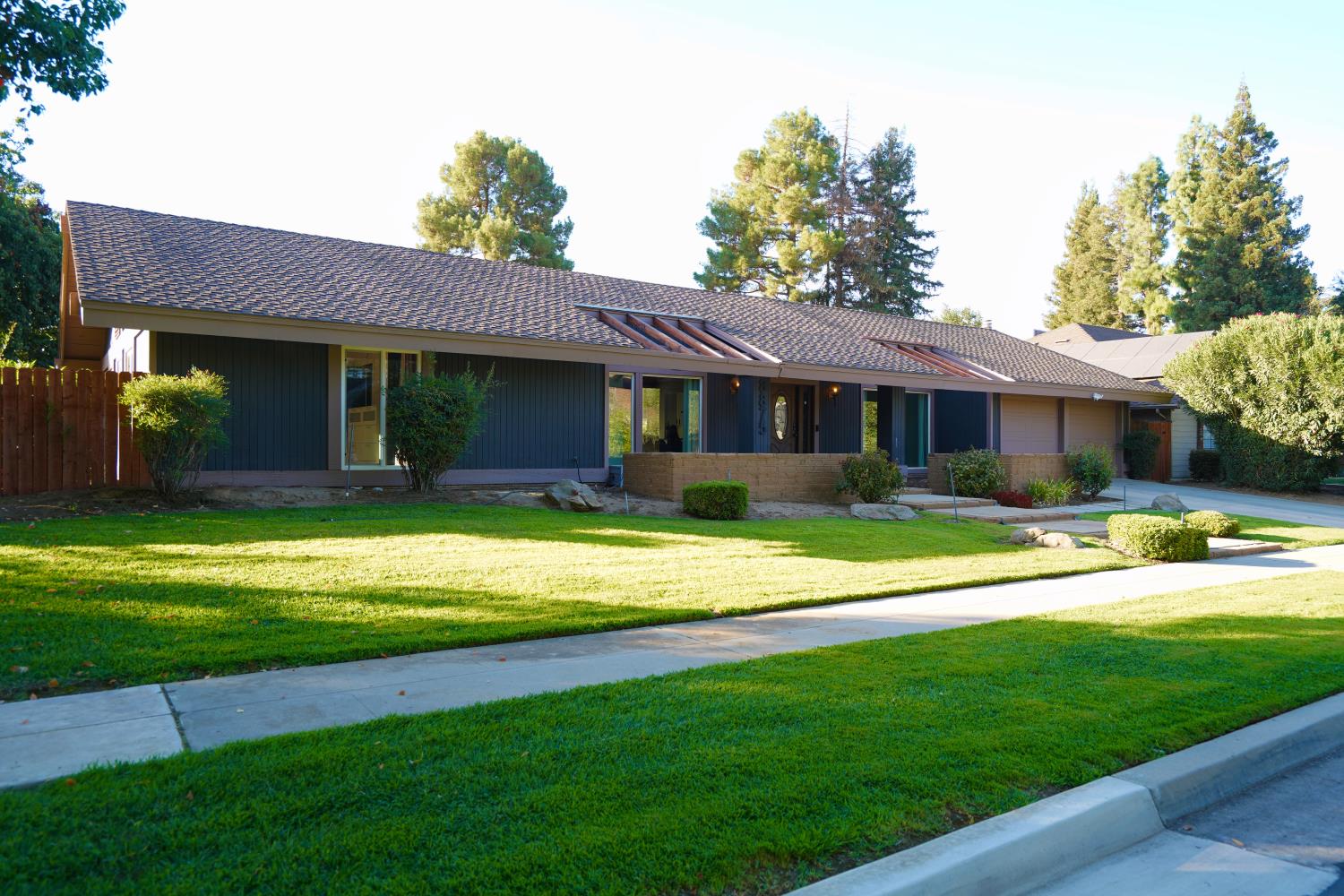 8875 N Fuller, Fresno, CA 93711