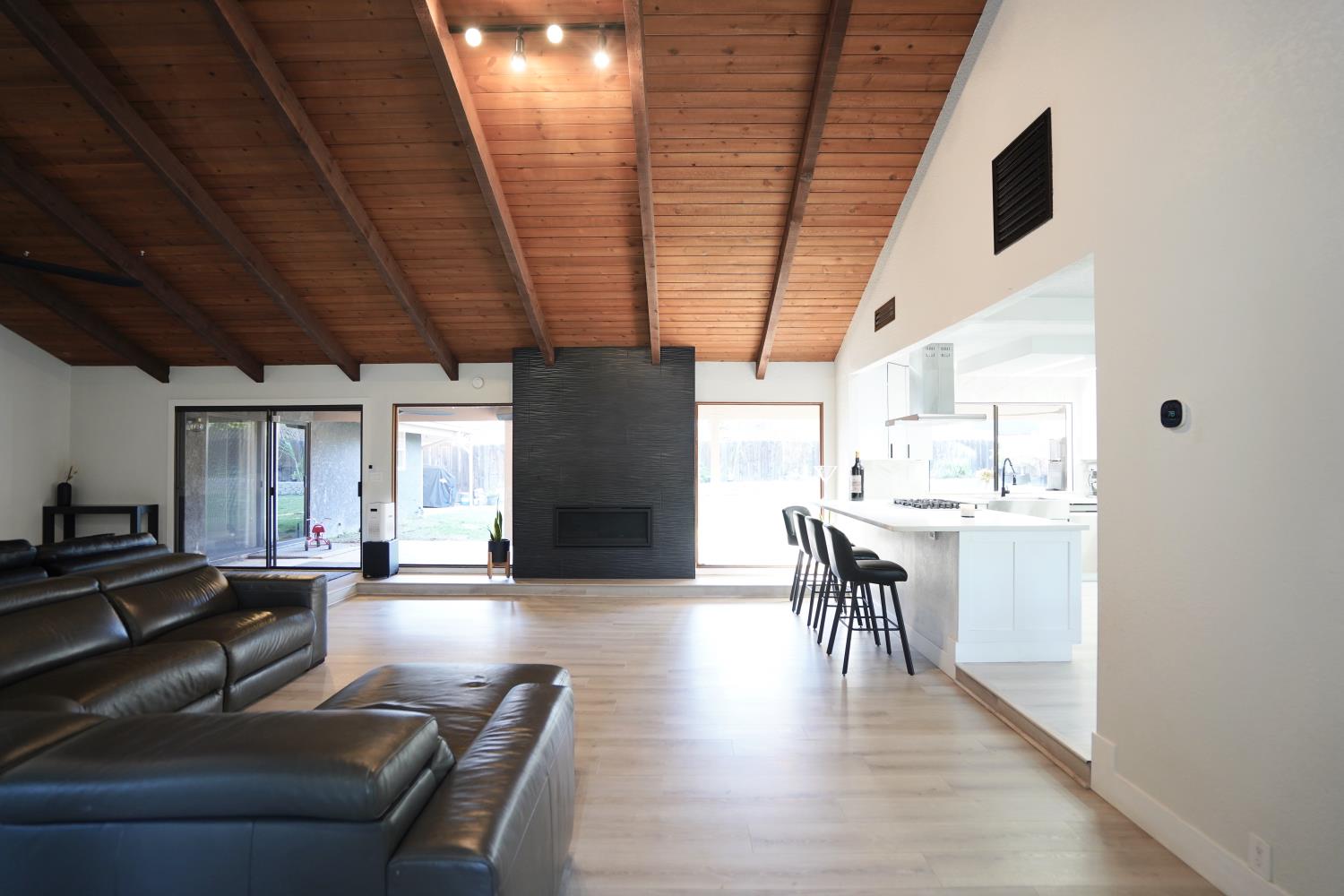 8875 N Fuller, Fresno, CA 93711