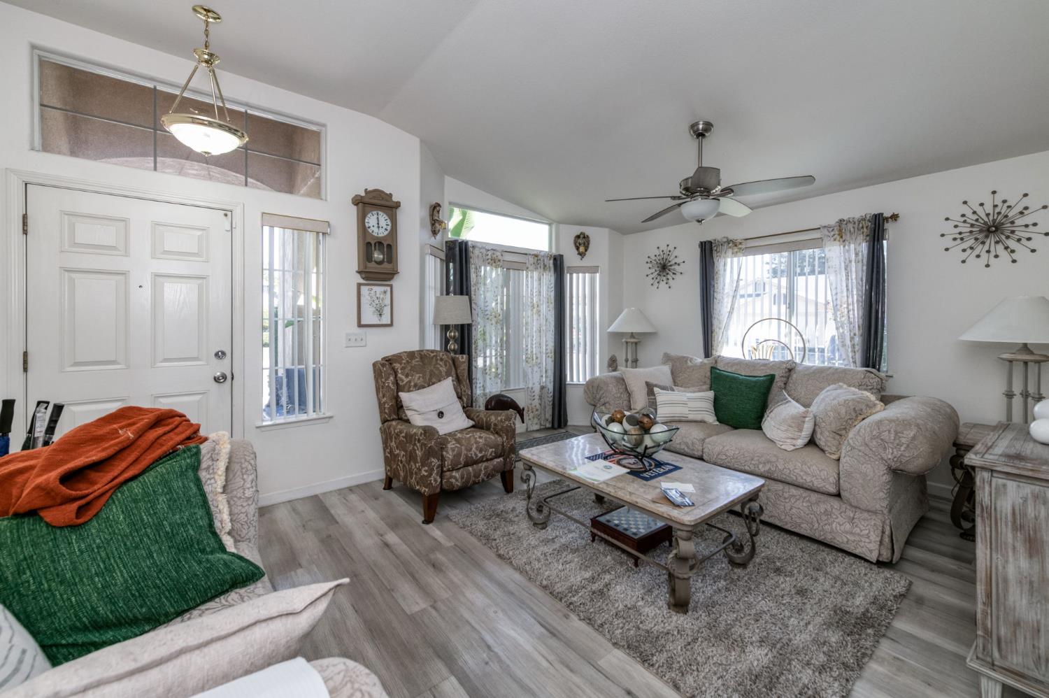 6281 N Babigian, Fresno, CA 93722