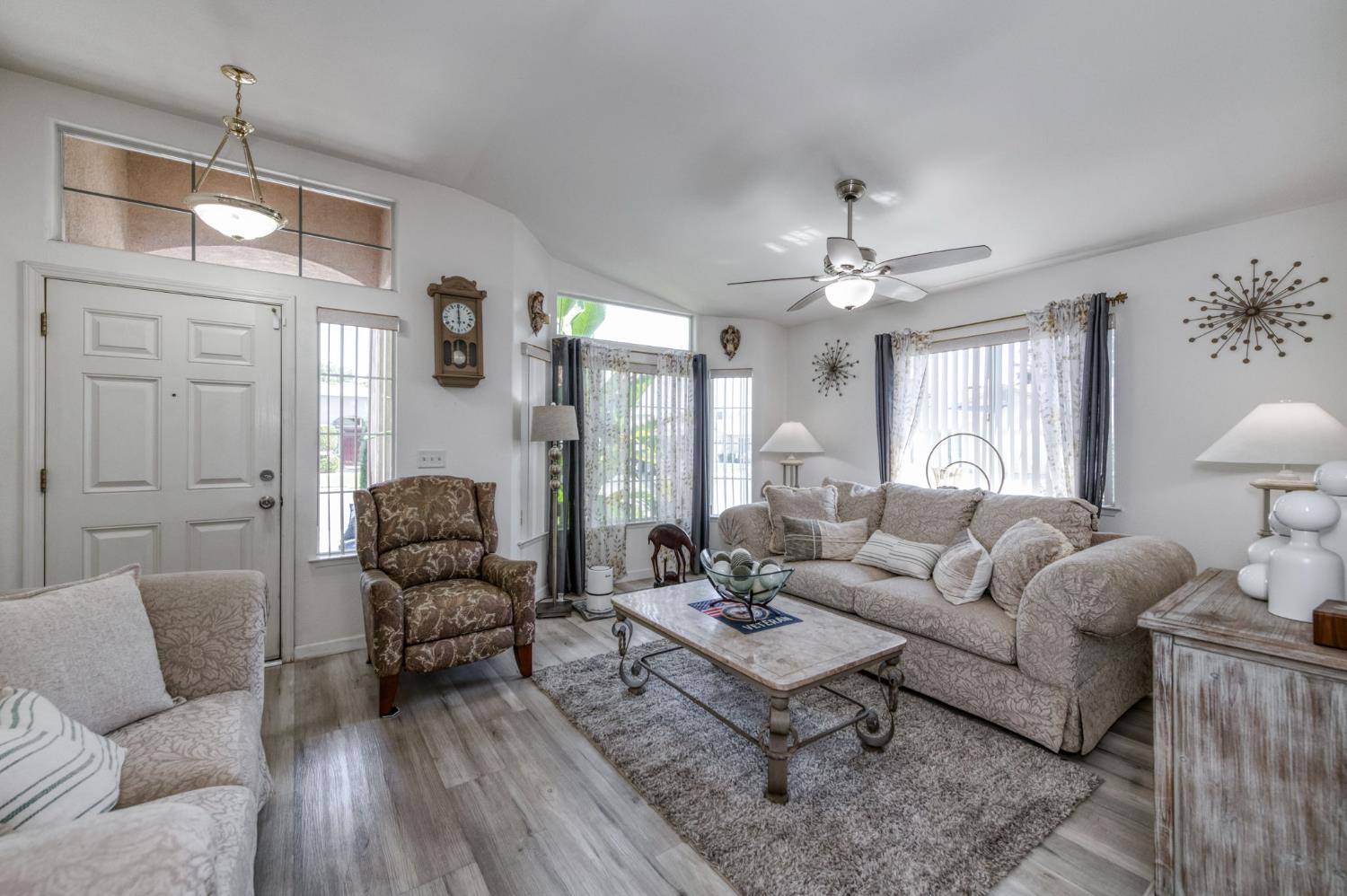 6281 N Babigian, Fresno, CA 93722