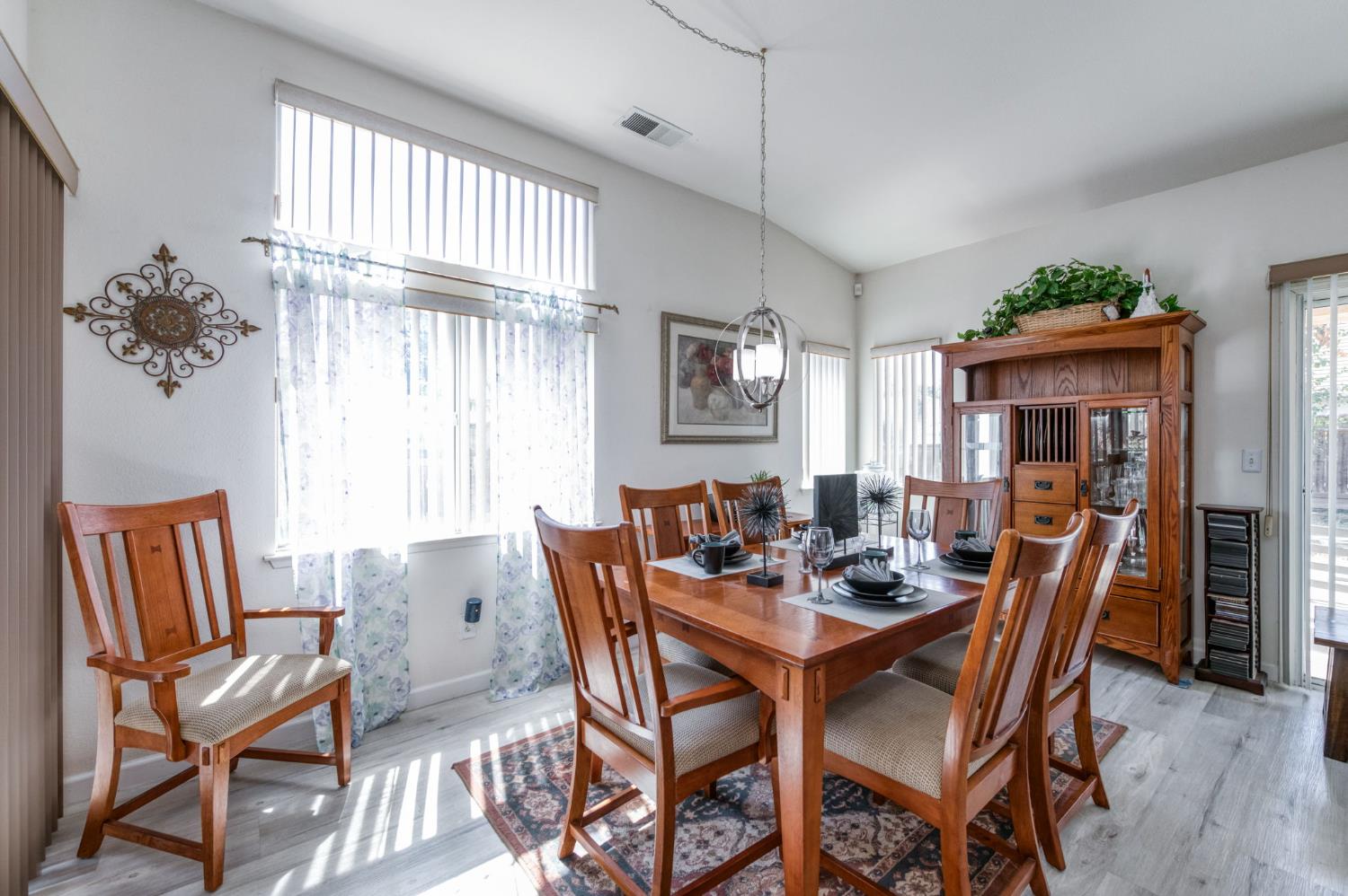 6281 N Babigian, Fresno, CA 93722
