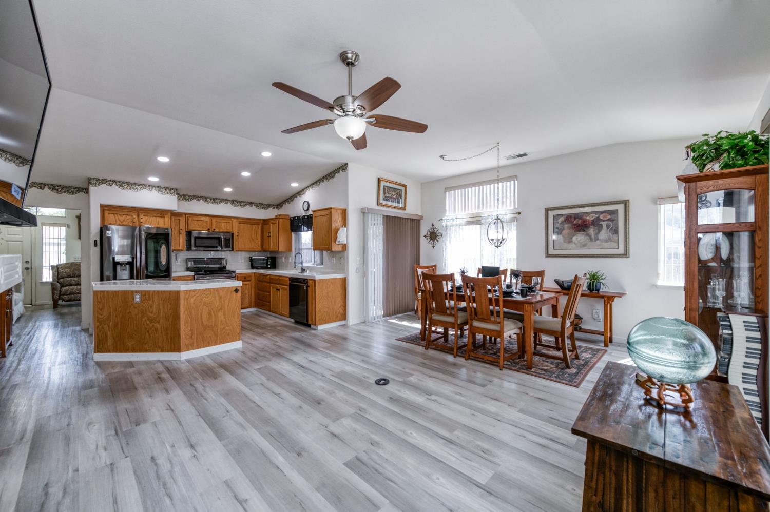 6281 N Babigian, Fresno, CA 93722