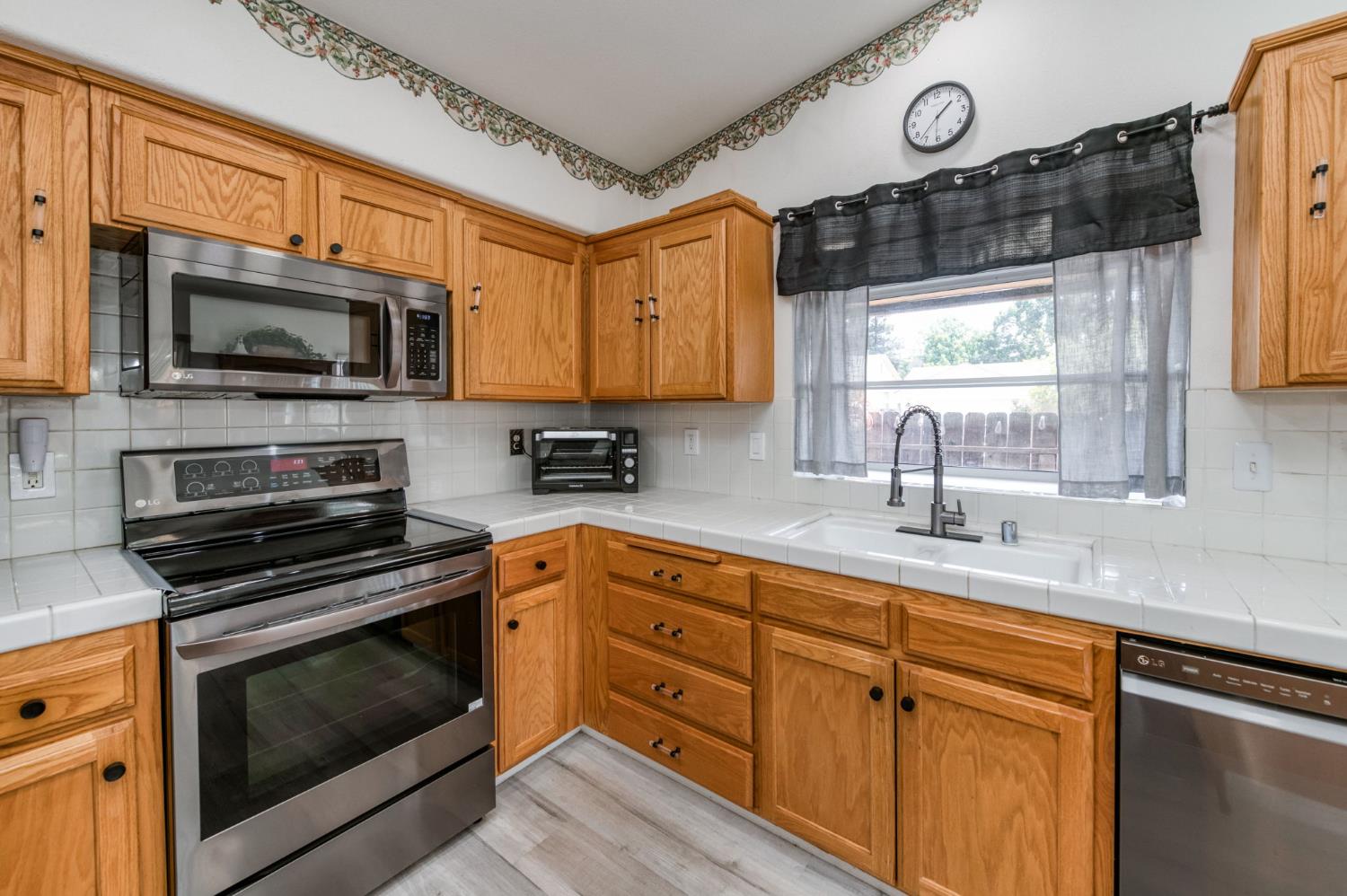 6281 N Babigian, Fresno, CA 93722