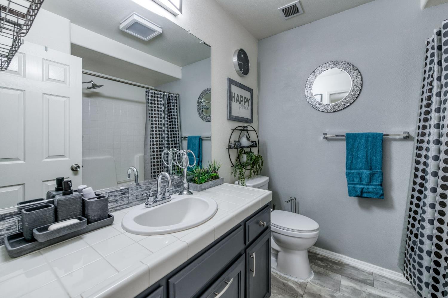 6281 N Babigian, Fresno, CA 93722