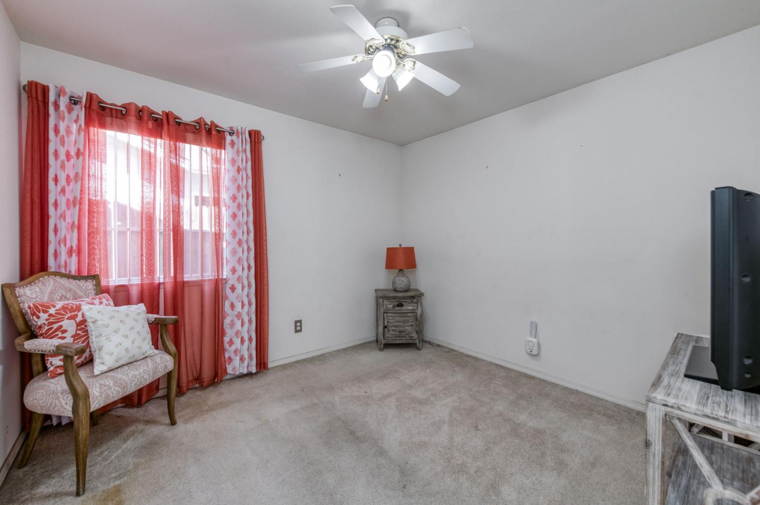 6281 N Babigian, Fresno, CA 93722