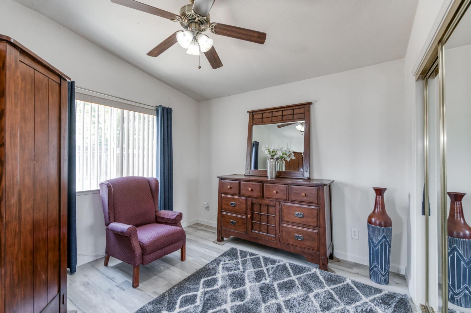 6281 N Babigian, Fresno, CA 93722