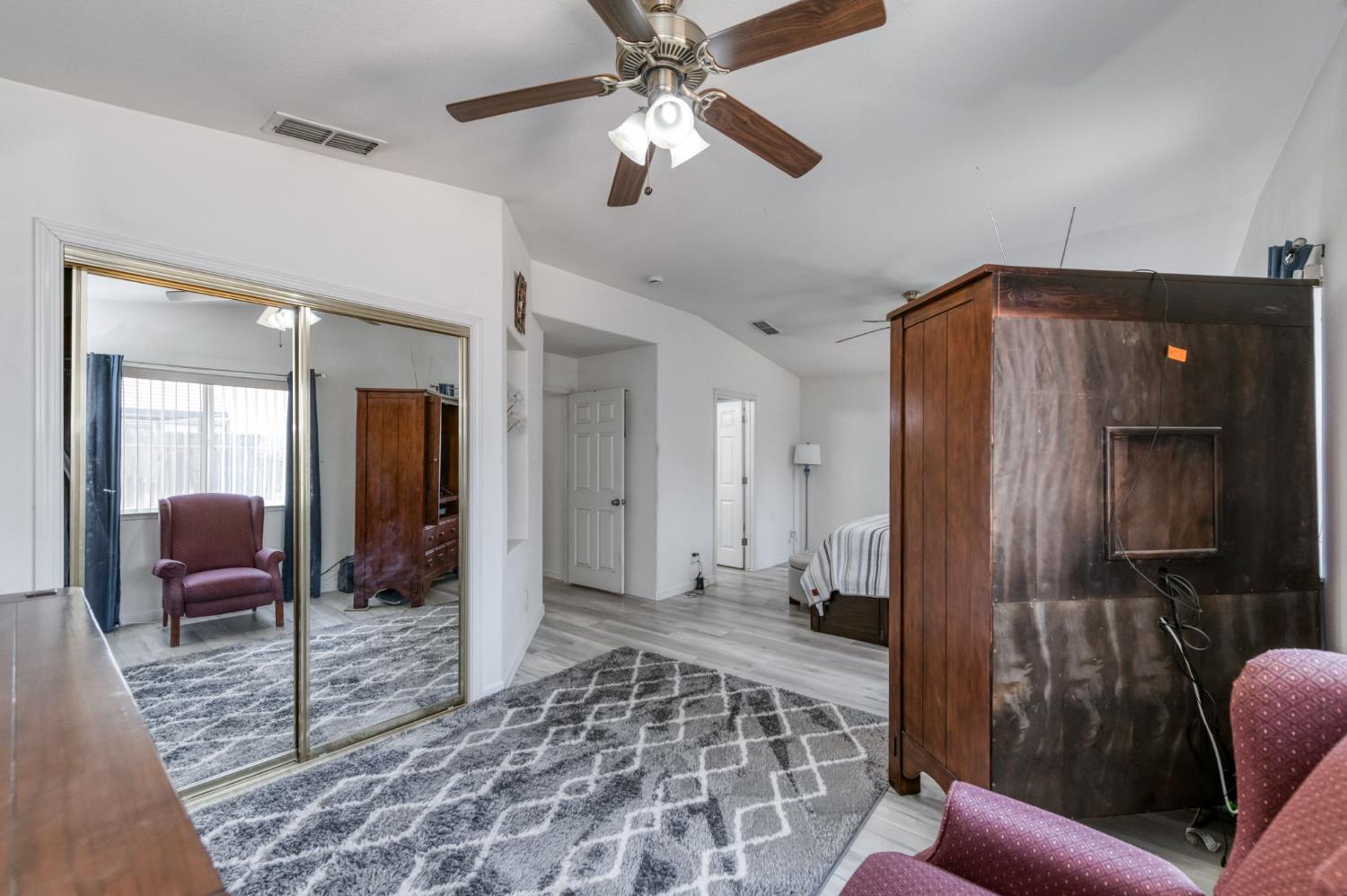 6281 N Babigian, Fresno, CA 93722