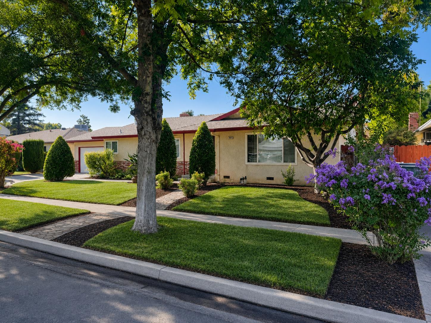 3265 E Vartikian Ave, Fresno, CA 93710