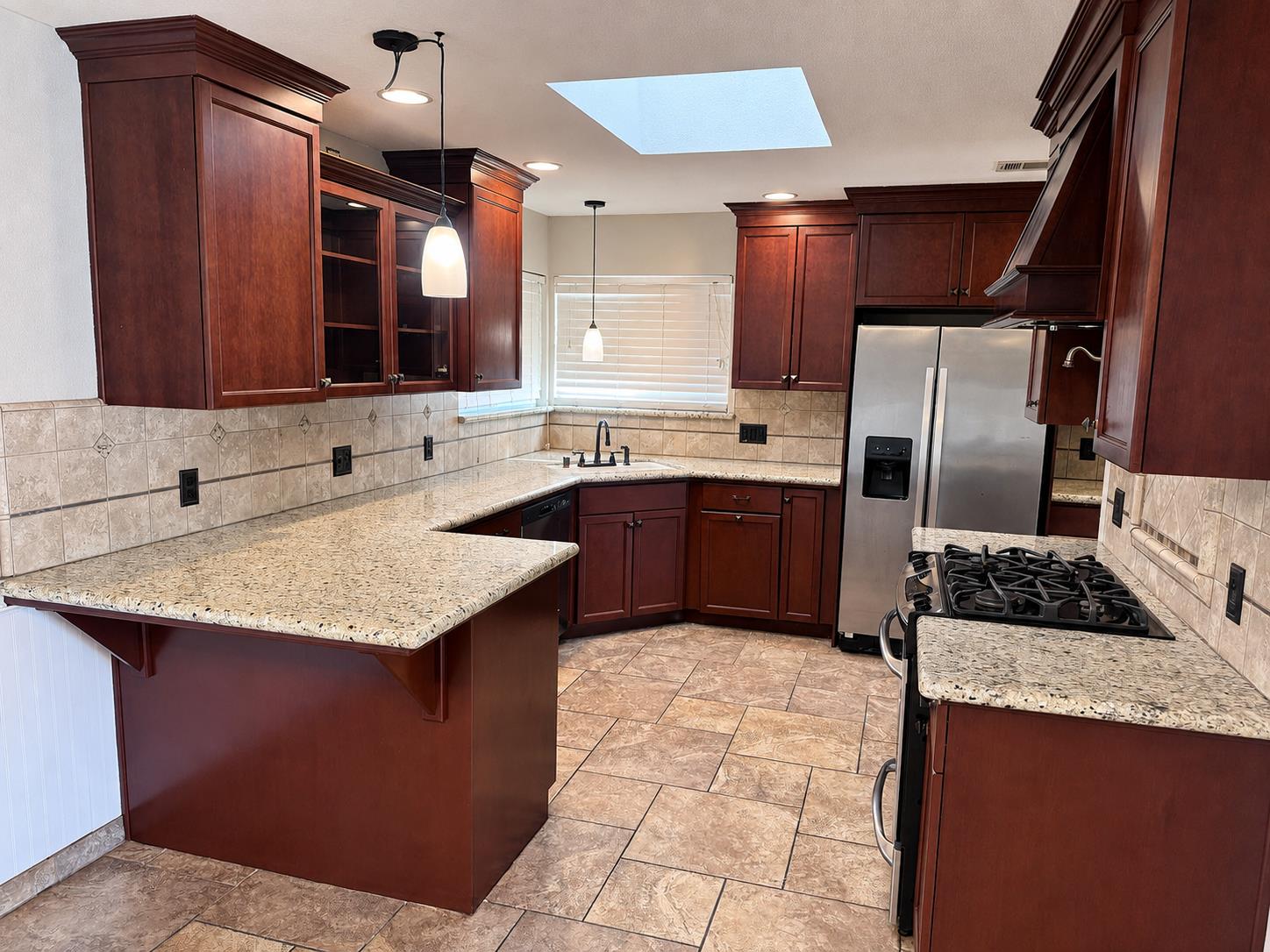 3265 E Vartikian Ave, Fresno, CA 93710