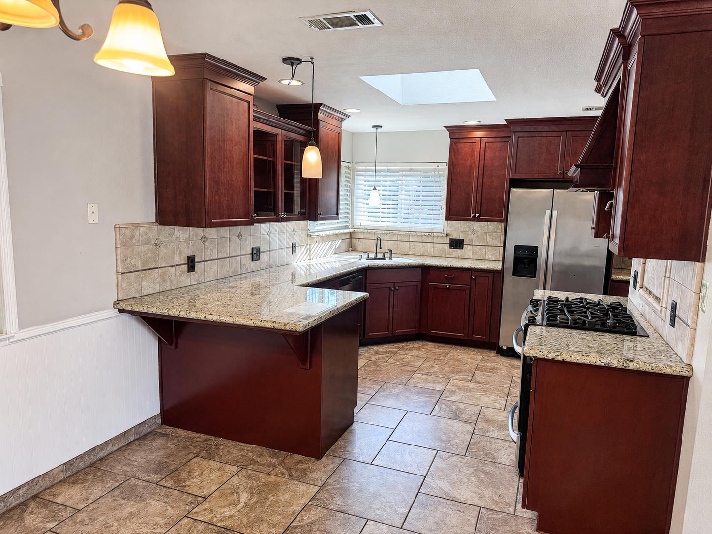 3265 E Vartikian Ave, Fresno, CA 93710