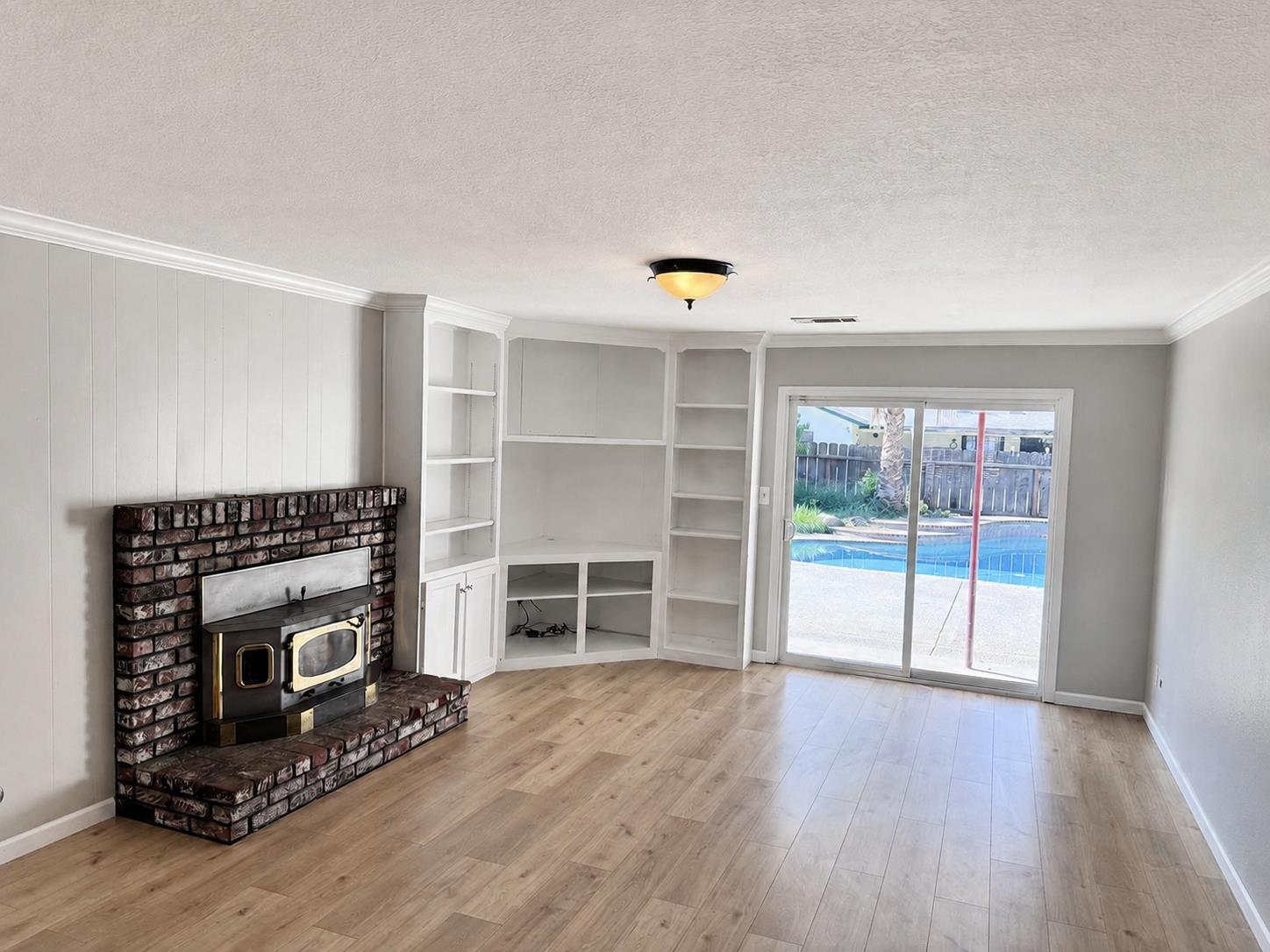 3265 E Vartikian Ave, Fresno, CA 93710