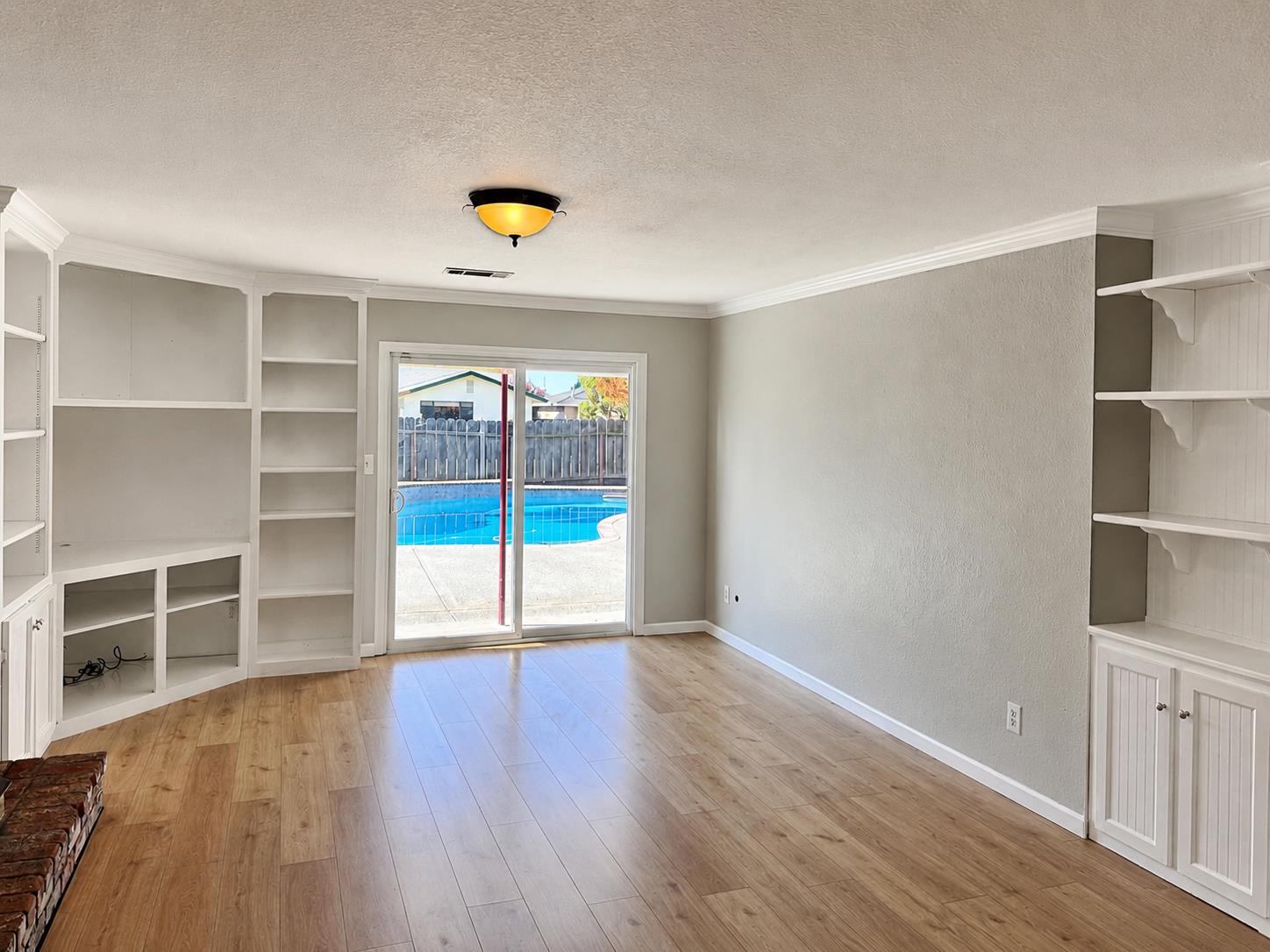 3265 E Vartikian Ave, Fresno, CA 93710