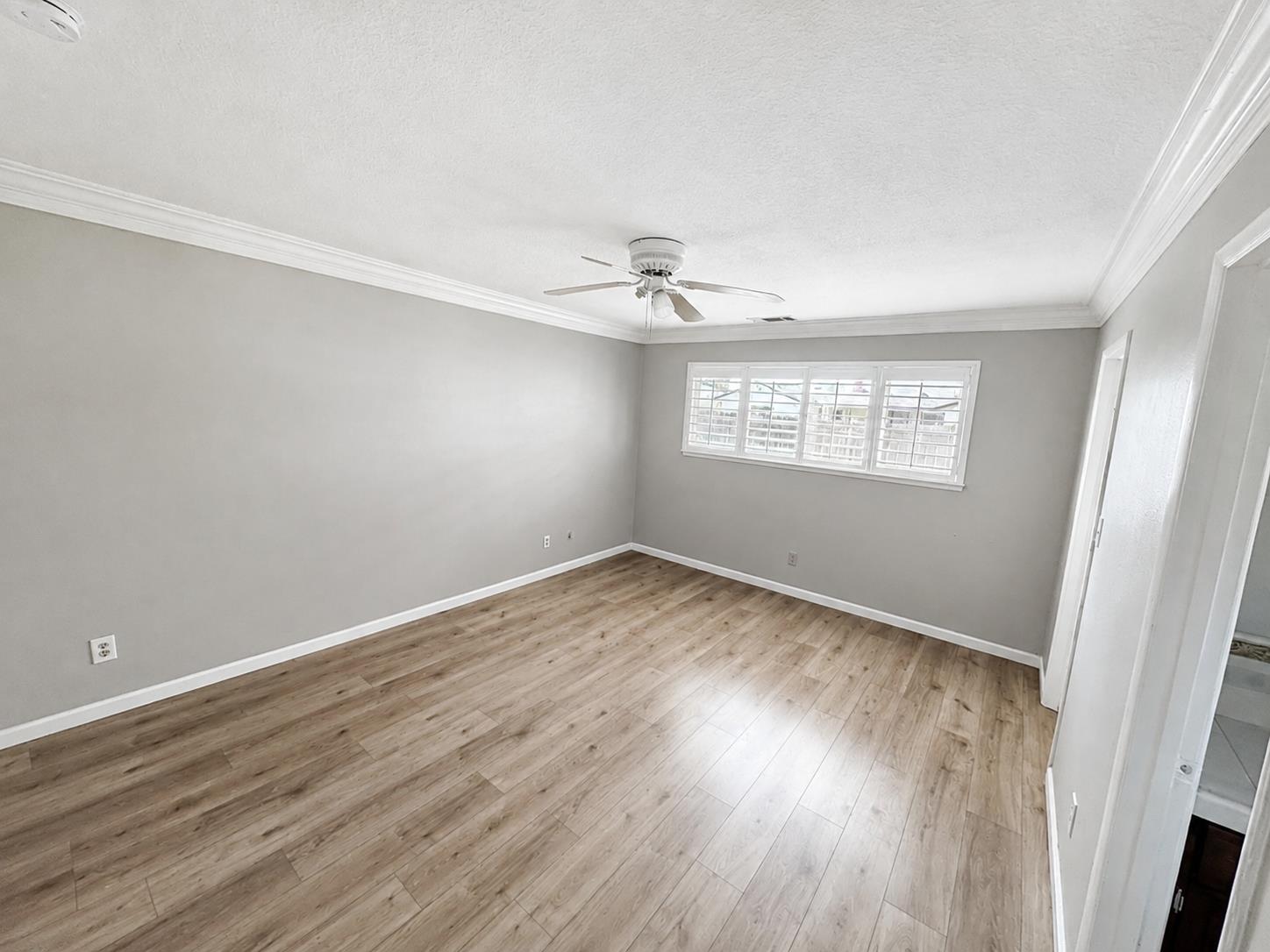3265 E Vartikian Ave, Fresno, CA 93710