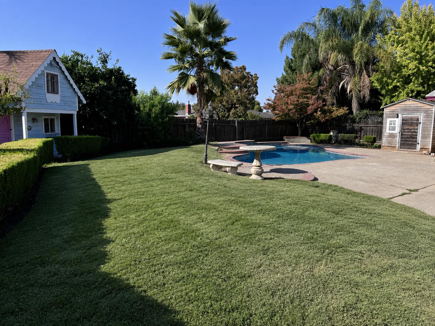 3265 E Vartikian Ave, Fresno, CA 93710