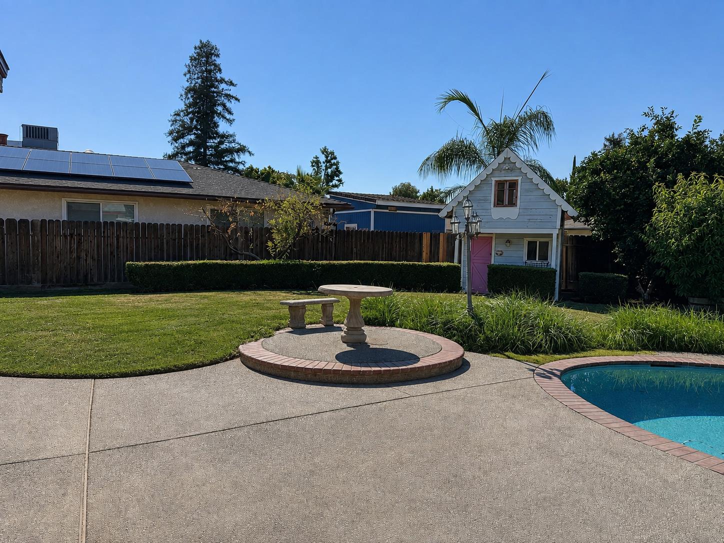 3265 E Vartikian Ave, Fresno, CA 93710