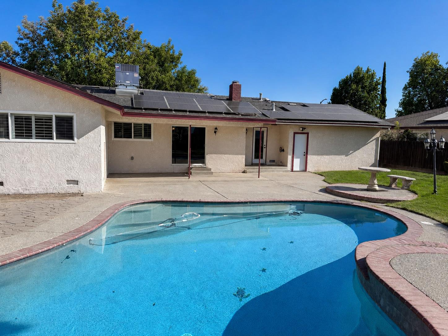 3265 E Vartikian Ave, Fresno, CA 93710