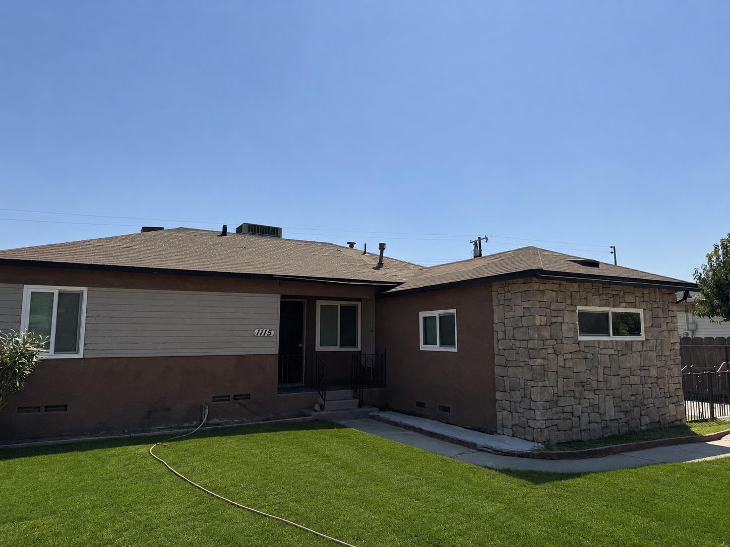 1115 Dellavalle Ave, Madera, CA 93638