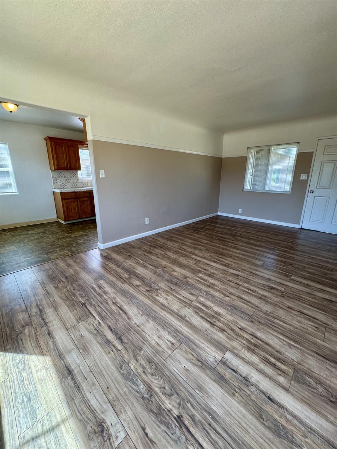 1115 Dellavalle Ave, Madera, CA 93638
