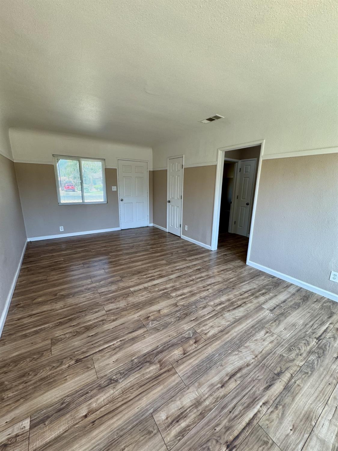 1115 Dellavalle Ave, Madera, CA 93638