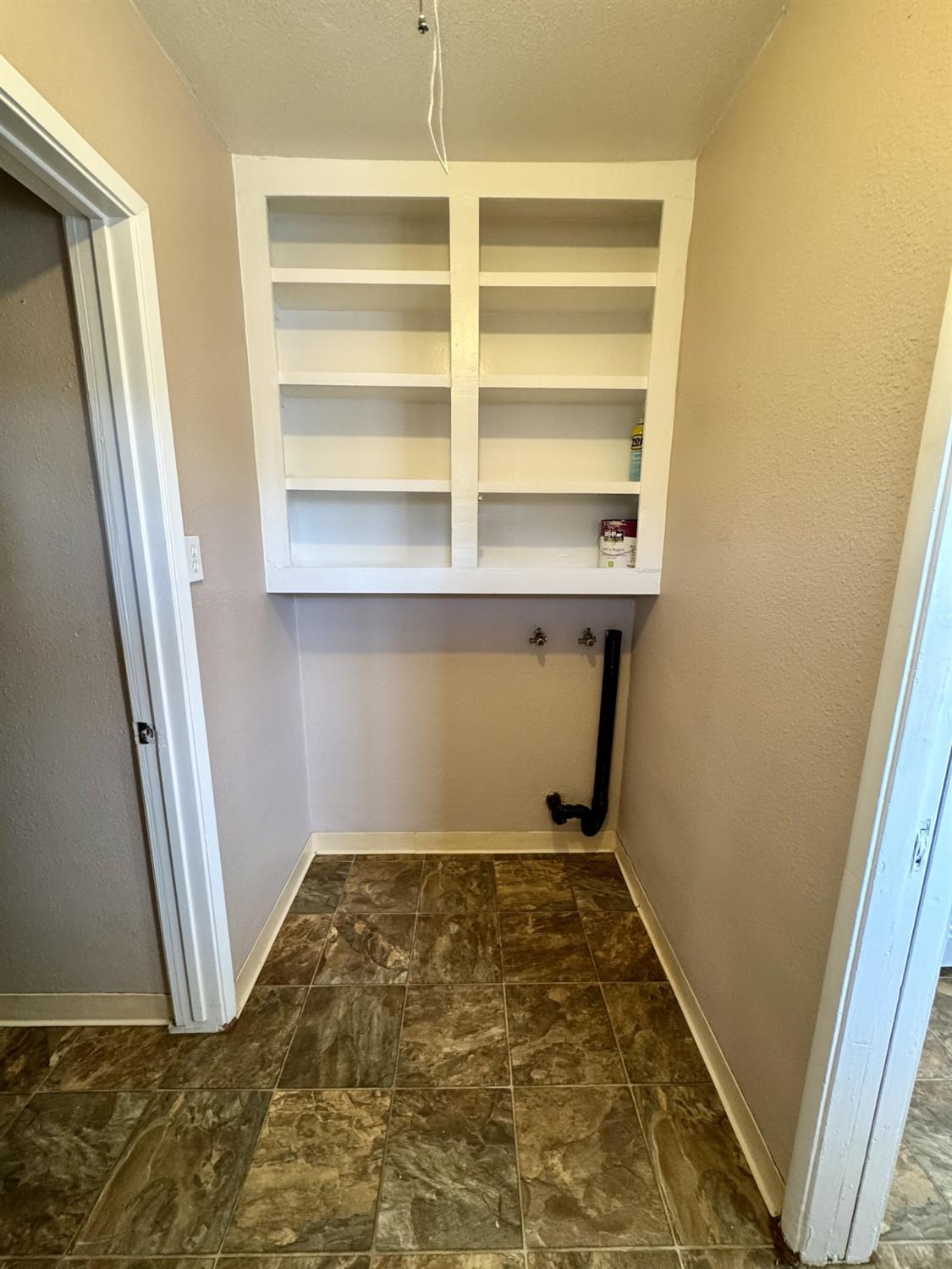 1115 Dellavalle Ave, Madera, CA 93638