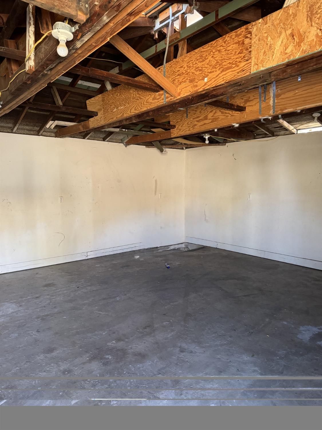 1115 Dellavalle Ave, Madera, CA 93638