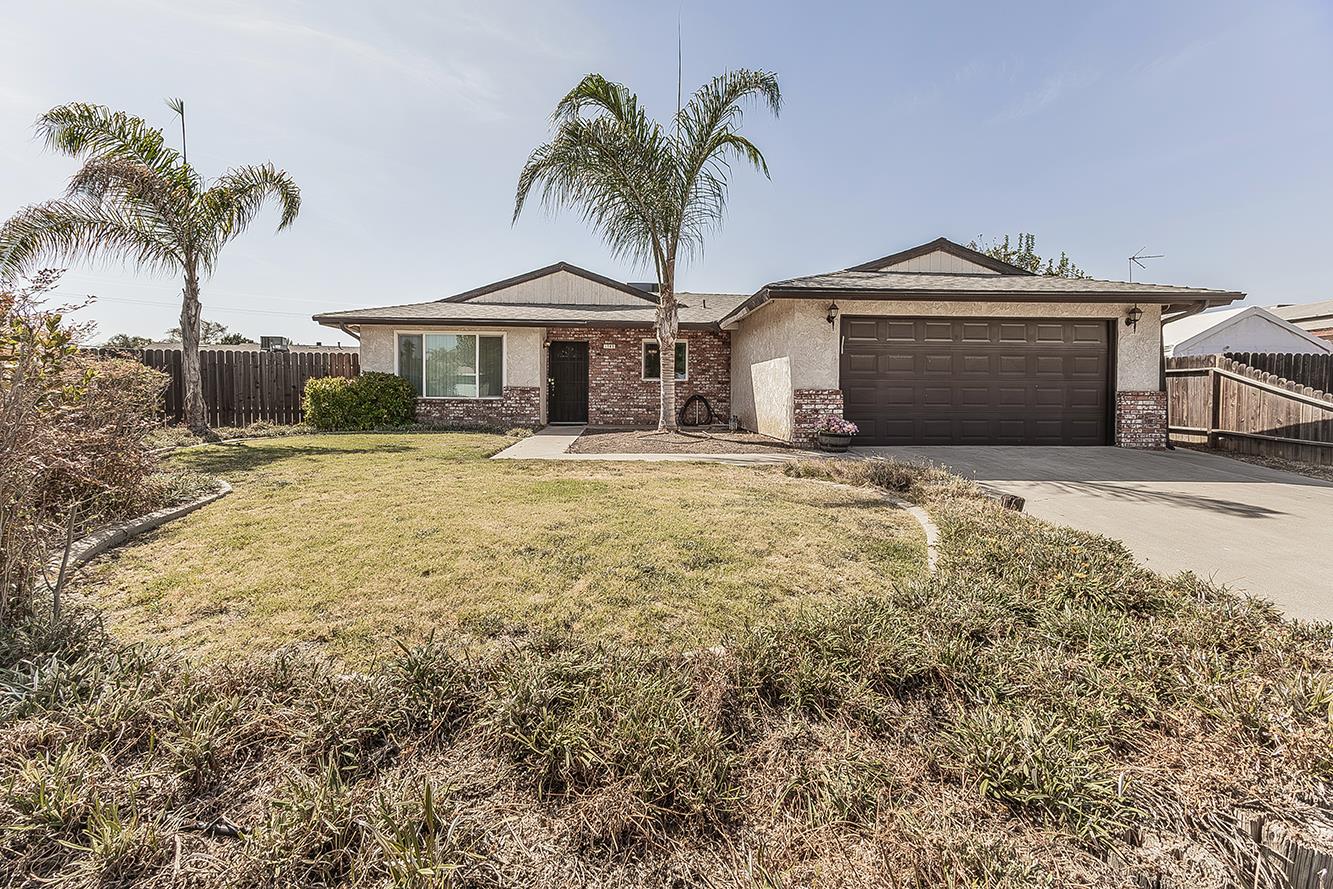 1145 Van Ct, Hanford, CA 93230