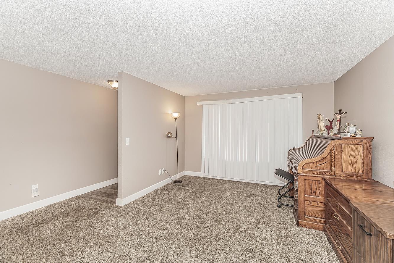 1145 Van Ct, Hanford, CA 93230