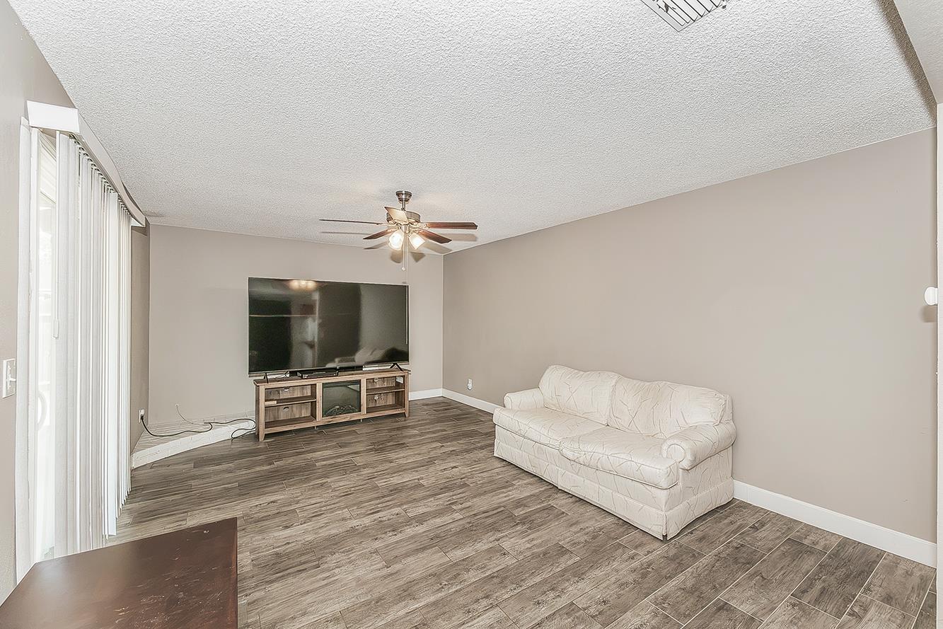 1145 Van Ct, Hanford, CA 93230