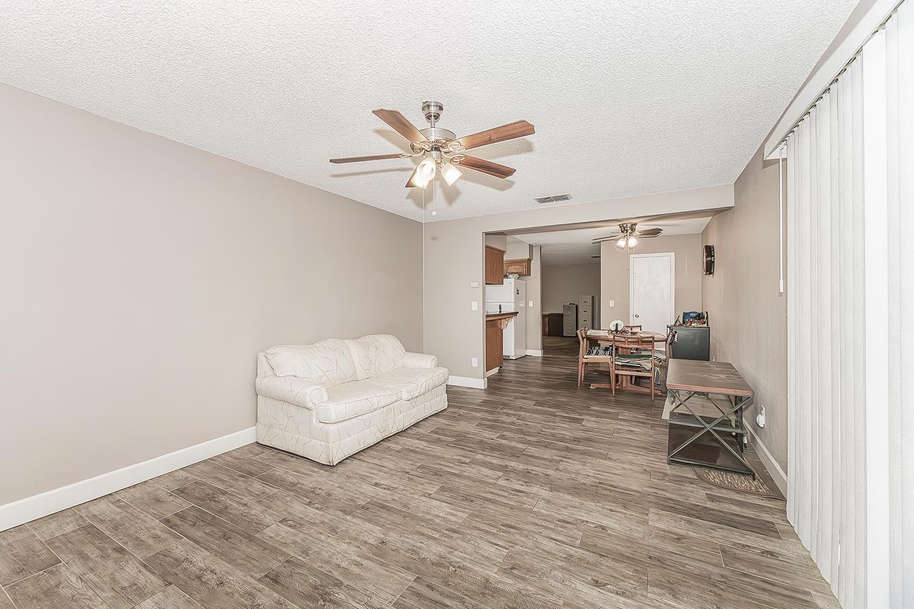 1145 Van Ct, Hanford, CA 93230