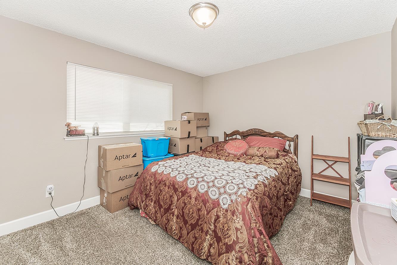 1145 Van Ct, Hanford, CA 93230