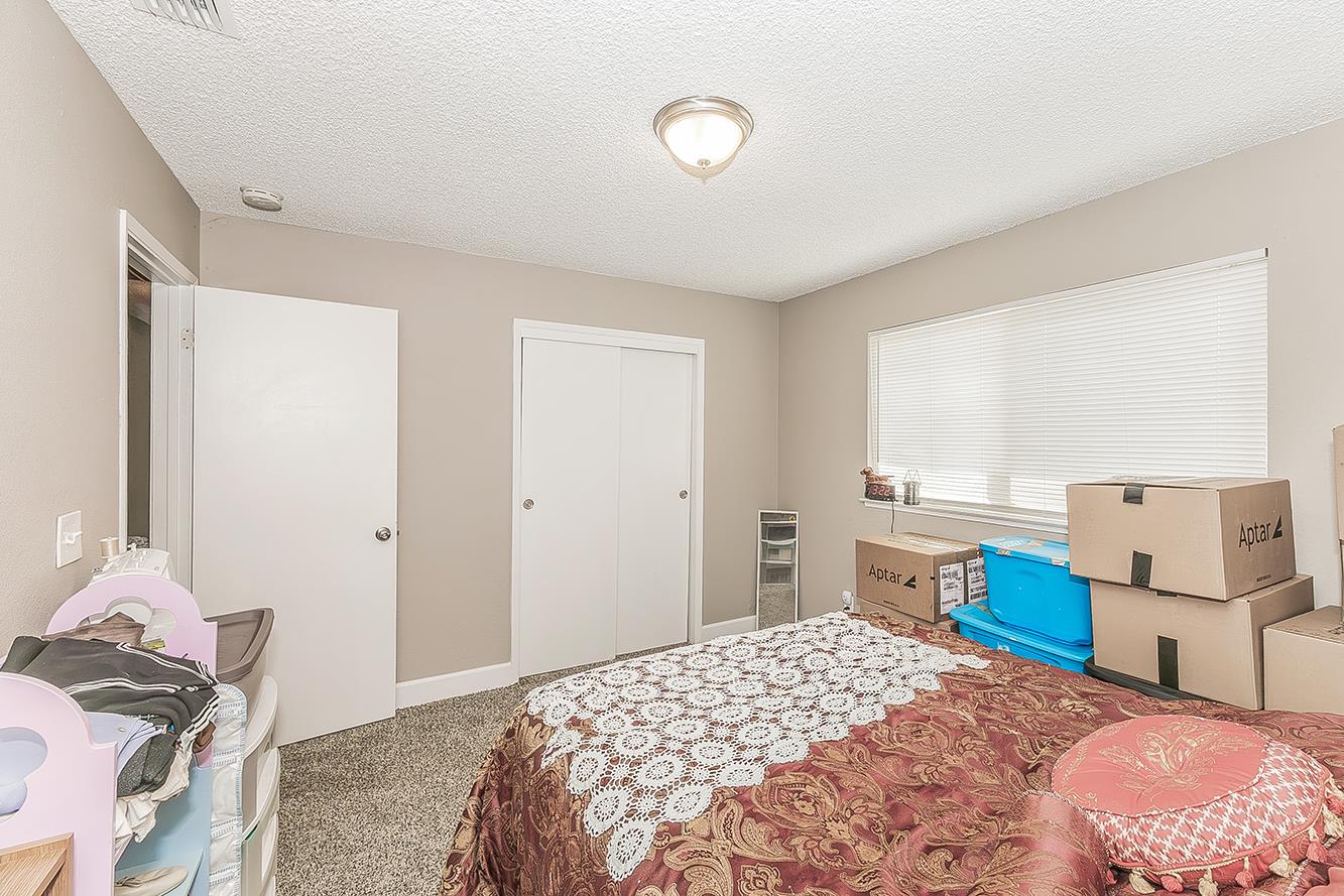 1145 Van Ct, Hanford, CA 93230