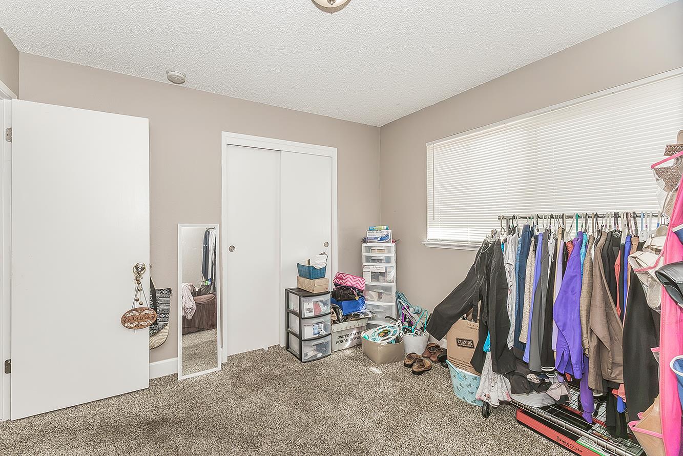 1145 Van Ct, Hanford, CA 93230