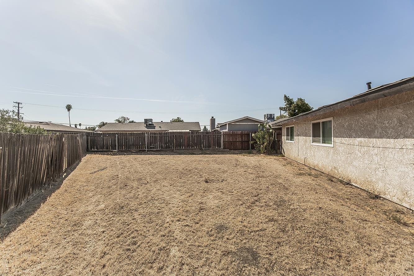 1145 Van Ct, Hanford, CA 93230