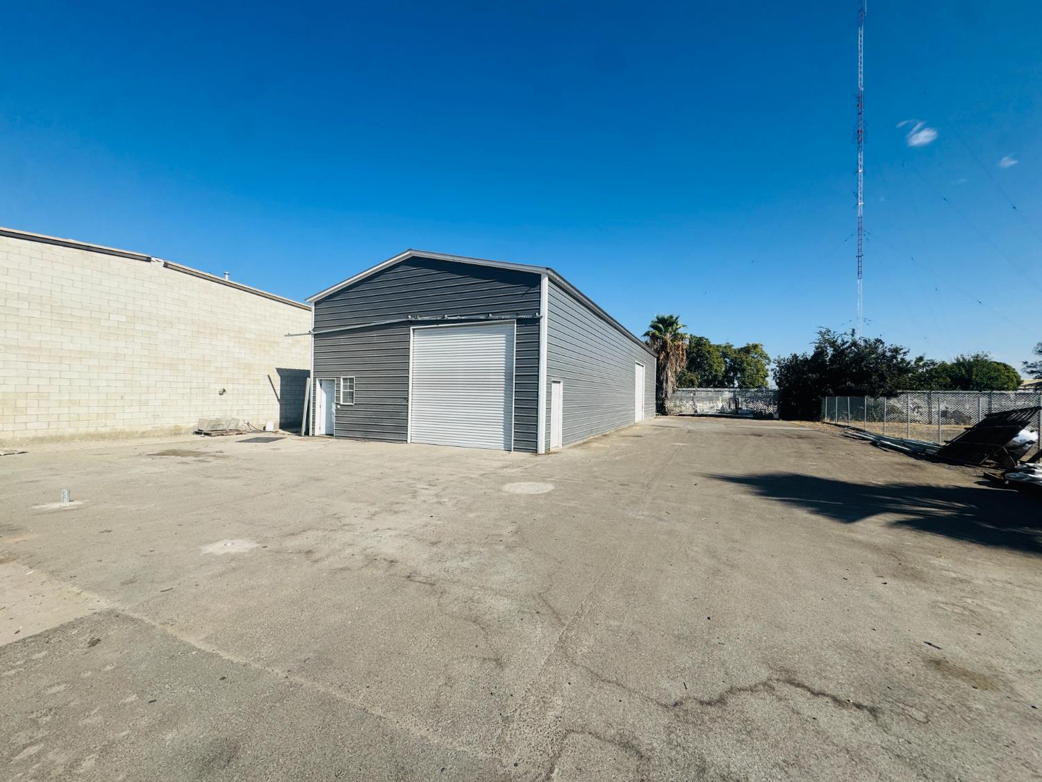 2021 E Home Ave, Fresno, CA 93703