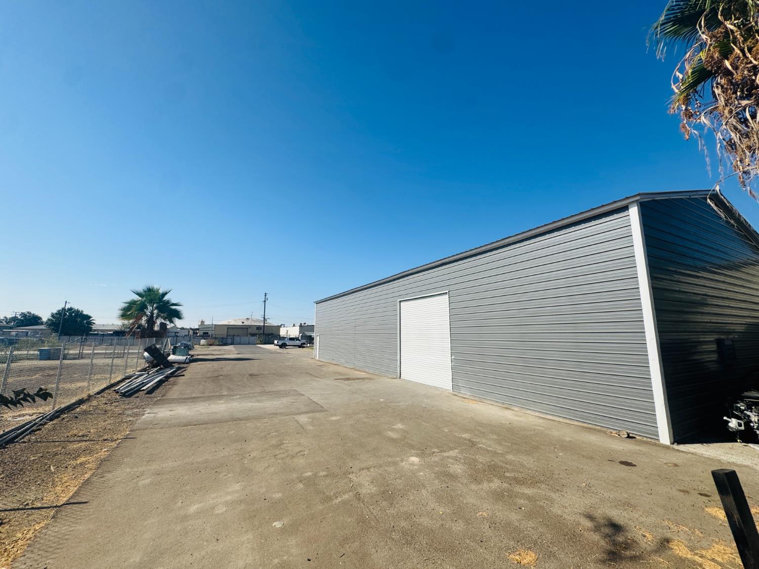2021 E Home Ave, Fresno, CA 93703