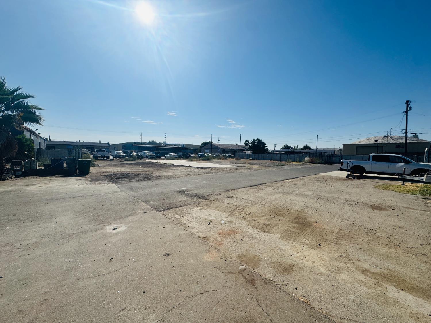 2021 E Home Ave, Fresno, CA 93703