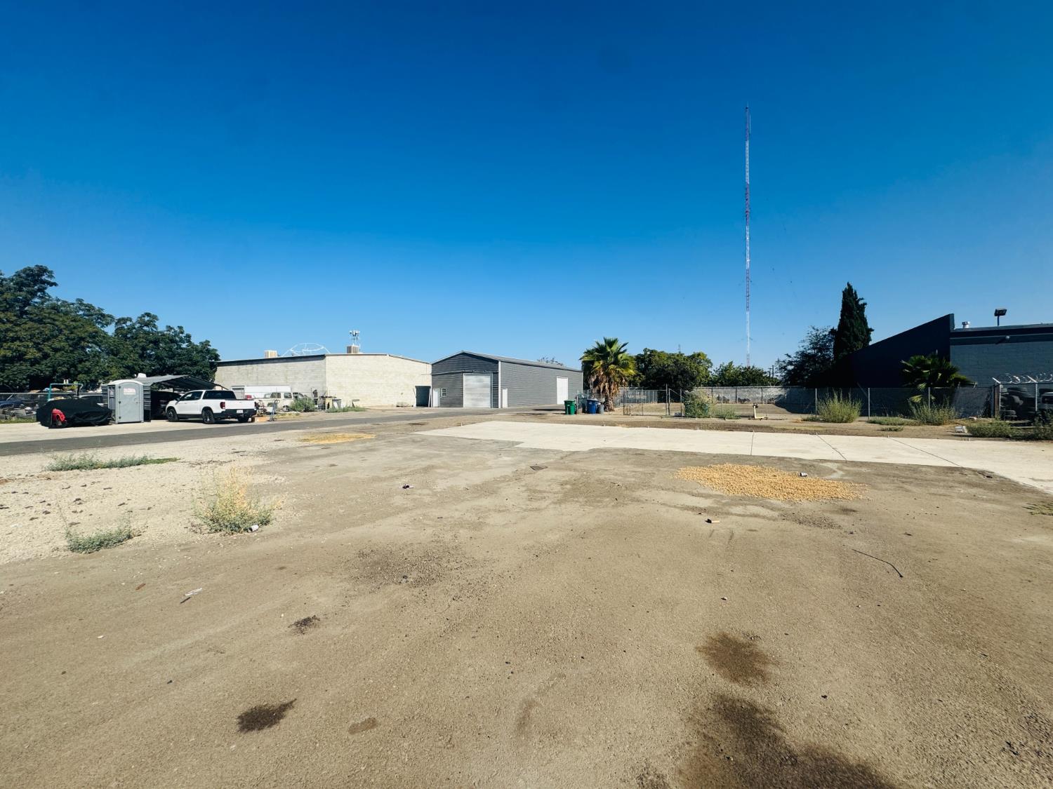 2021 E Home Ave, Fresno, CA 93703
