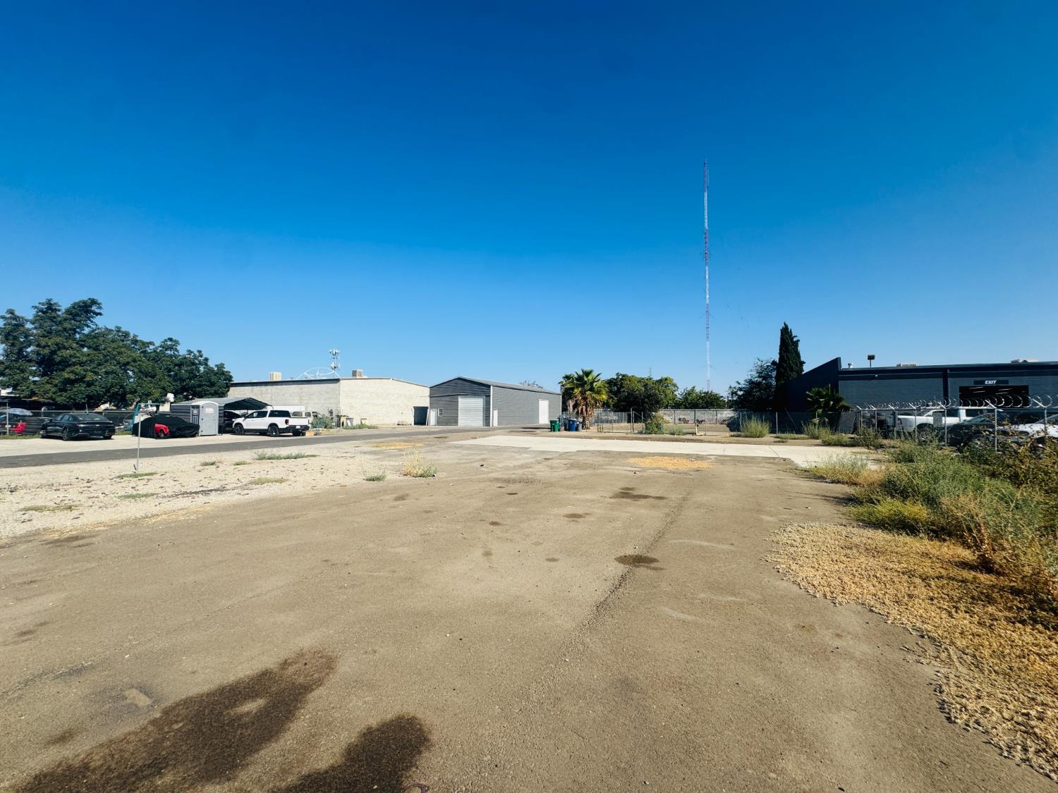 2021 E Home Ave, Fresno, CA 93703