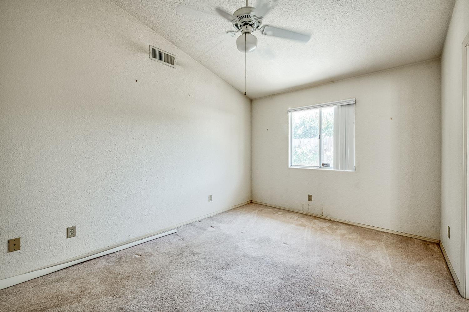 6706 N Chestnut Ave #103, Fresno, CA 93710