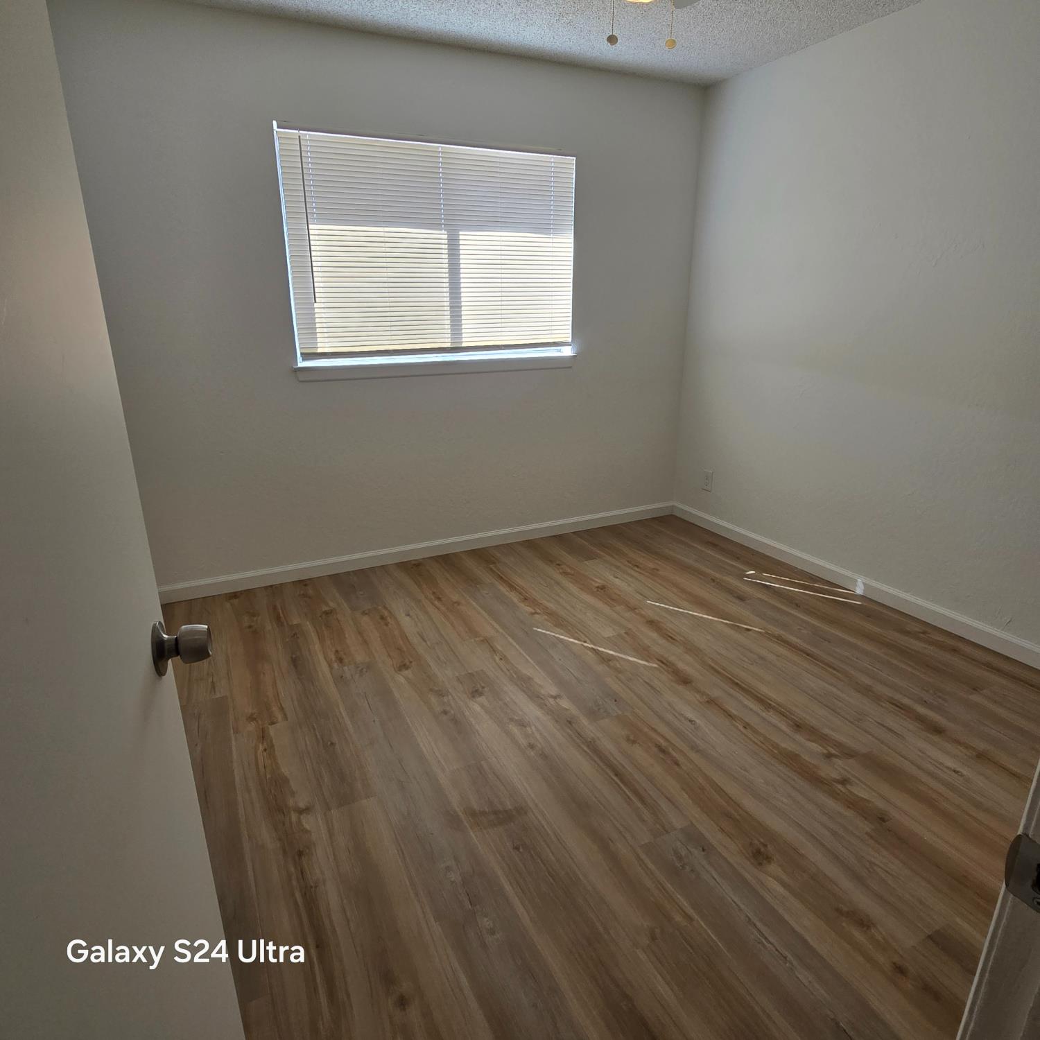 2558 S Backer Ave, Fresno, CA 93725