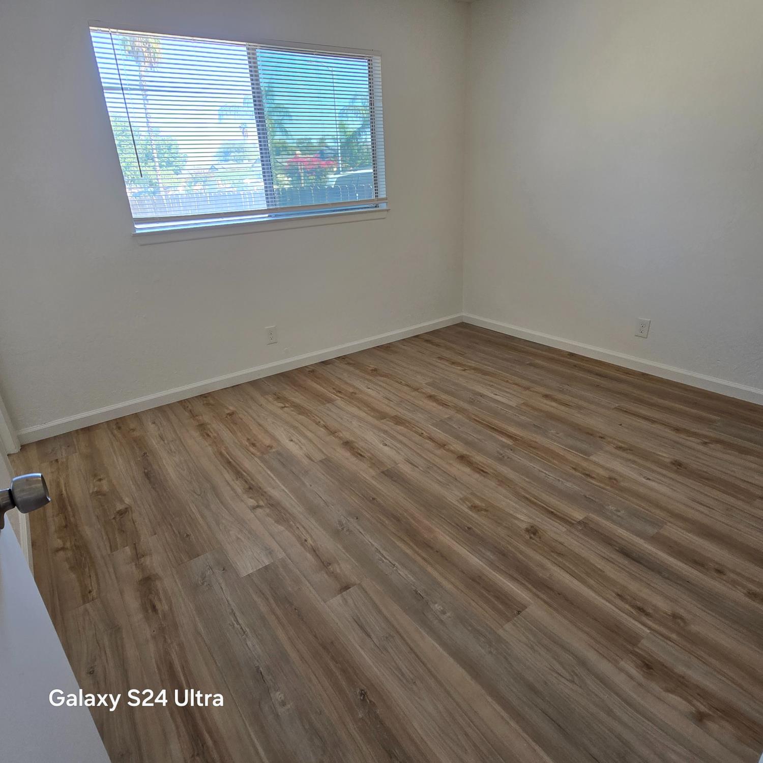 2558 S Backer Ave, Fresno, CA 93725