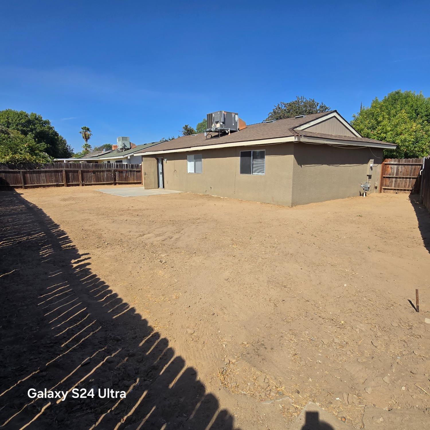 2558 S Backer Ave, Fresno, CA 93725