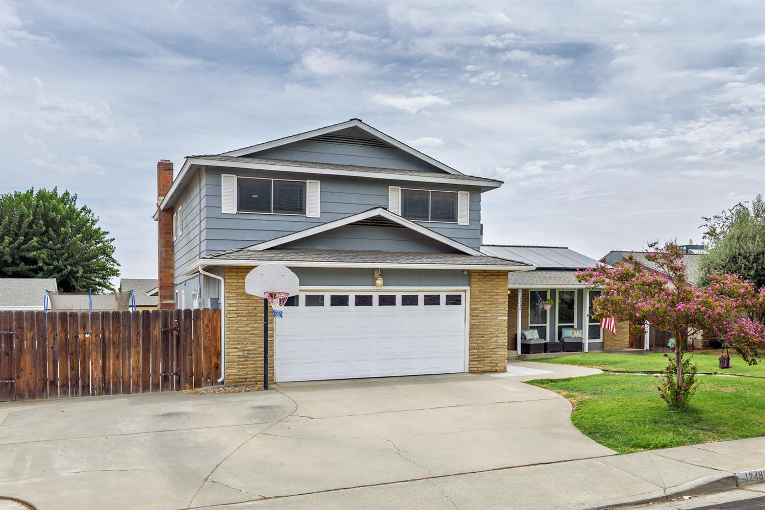 1248 Ashland Dr, Lemoore, CA 93245