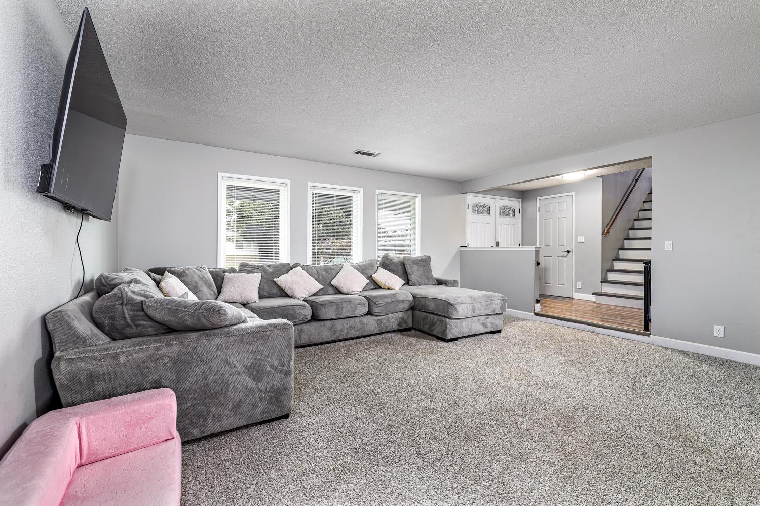 1248 Ashland Dr, Lemoore, CA 93245