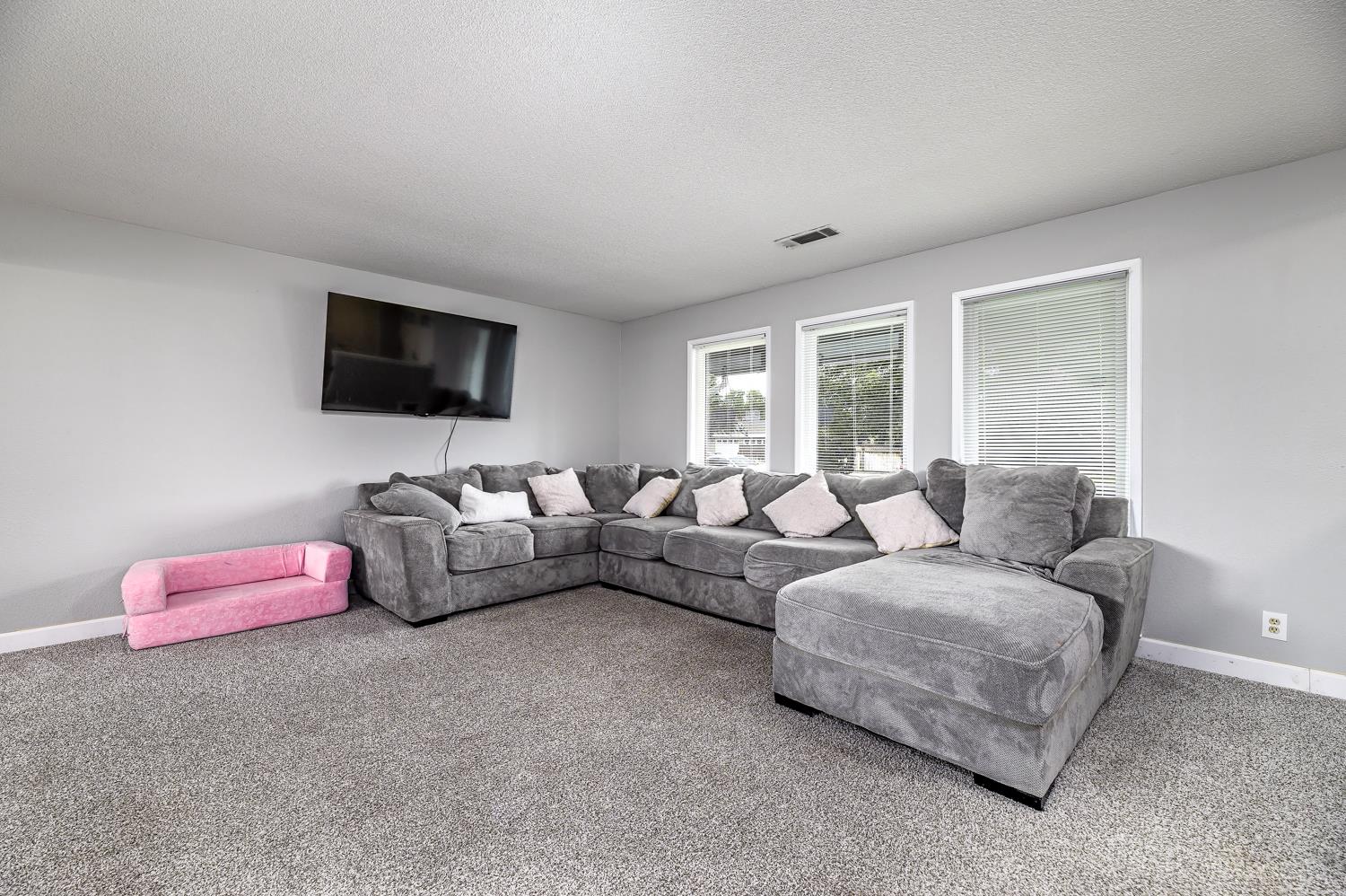 1248 Ashland Dr, Lemoore, CA 93245